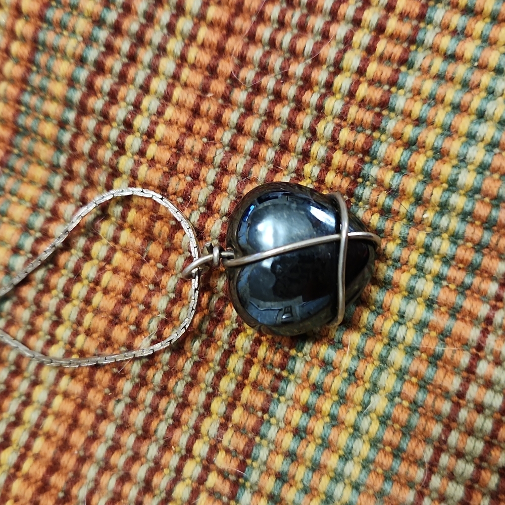 Silvertone Wire Wrapped Heart - Picture 3 of 3